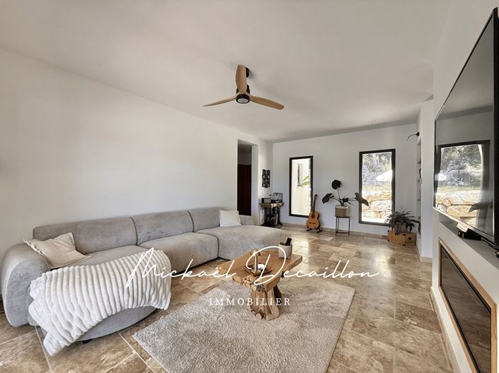Image No.8-3 Bed House for sale