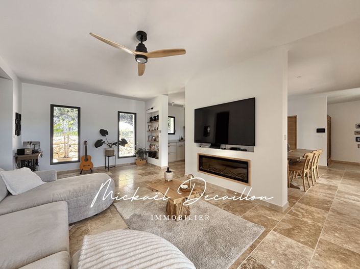 Image No.9-3 Bed House for sale