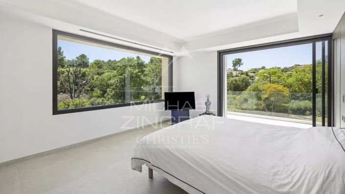 Image No.11-6 Bed House for sale