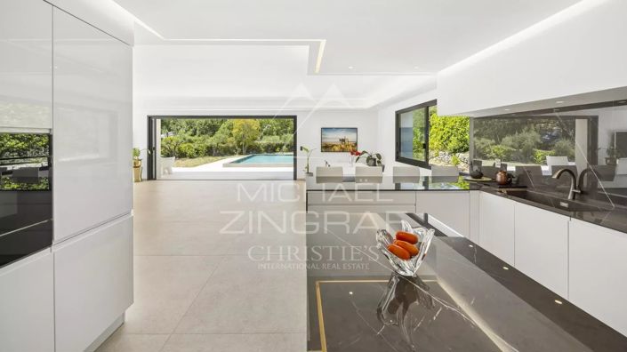 Image No.6-6 Bed House for sale