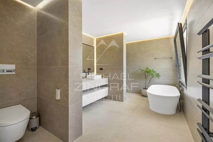 Image No.9-6 Bed House for sale