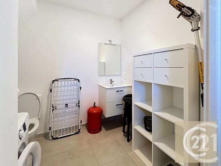 Image No.18-3 Bed House for sale