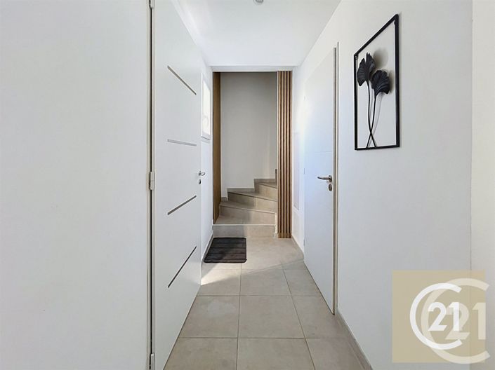 Image No.20-3 Bed House for sale