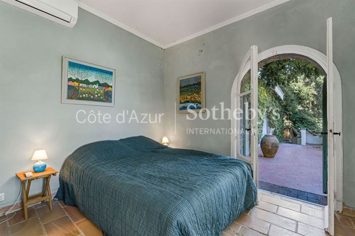 Image No.10-5 Bed House for sale