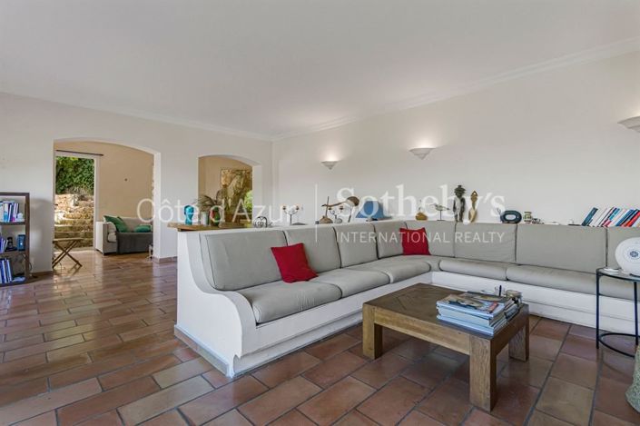 Image No.5-5 Bed House for sale