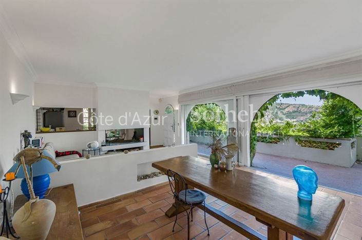 Image No.7-5 Bed House for sale