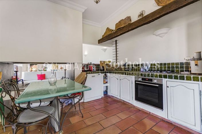 Image No.9-5 Bed House for sale