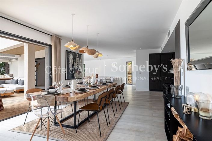 Image No.10-6 Bed House for sale