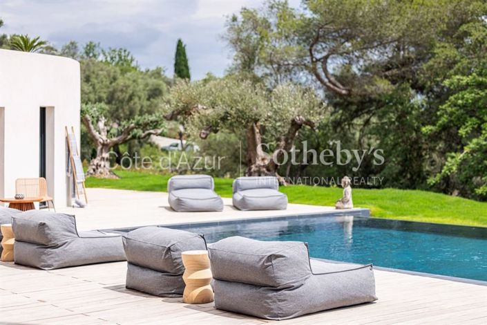 Image No.17-6 Bed House for sale