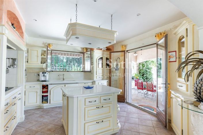 Image No.17-4 Bed House for sale
