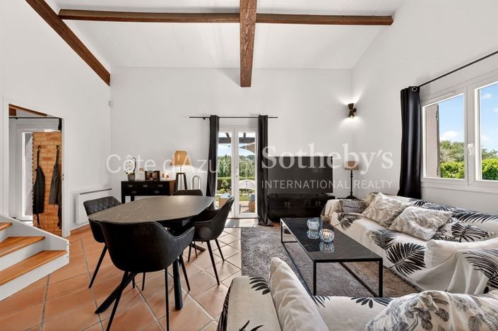 Image No.8-4 Bed House for sale