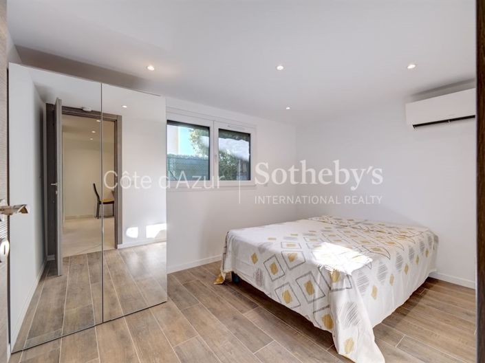 Image No.12-4 Bed House for sale