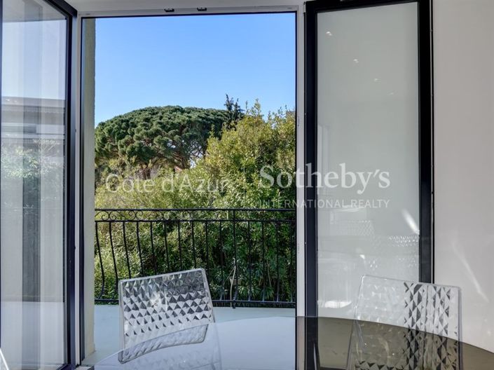 Image No.2-4 Bed House for sale