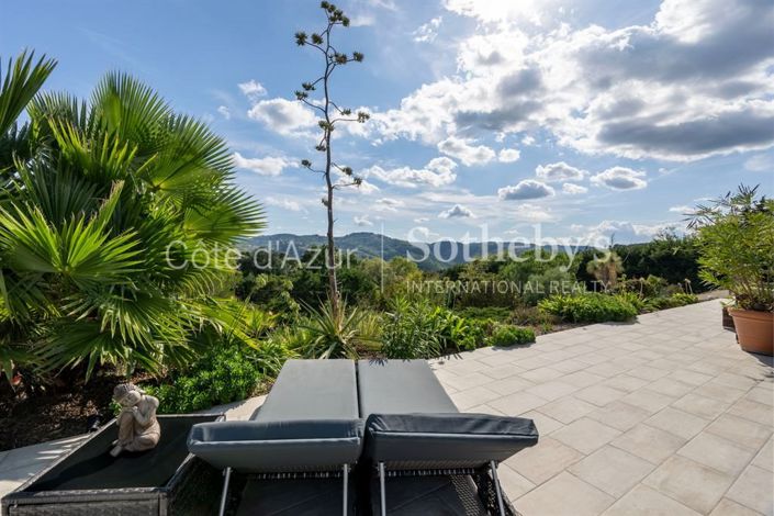 Image No.10-7 Bed House for sale