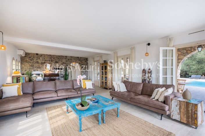 Image No.14-7 Bed House for sale
