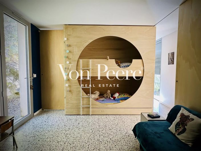 Image No.10-5 Bed House for sale