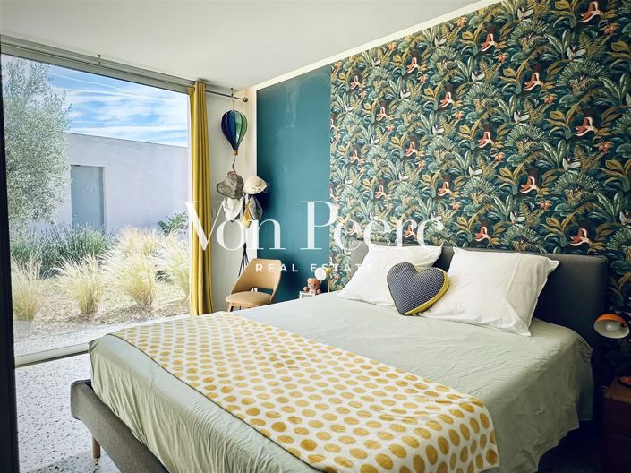 Image No.7-5 Bed House for sale
