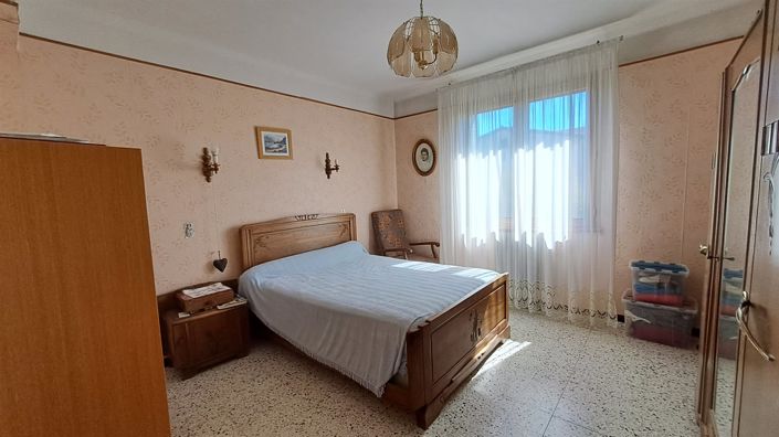 Image No.15-3 Bed House for sale