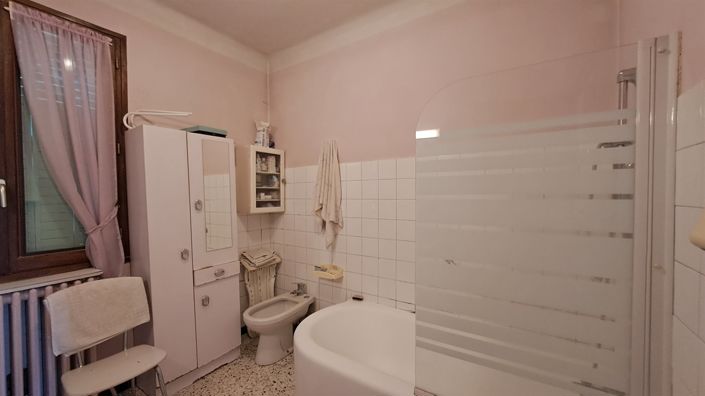 Image No.18-3 Bed House for sale