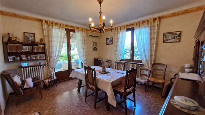 Image No.8-3 Bed House for sale