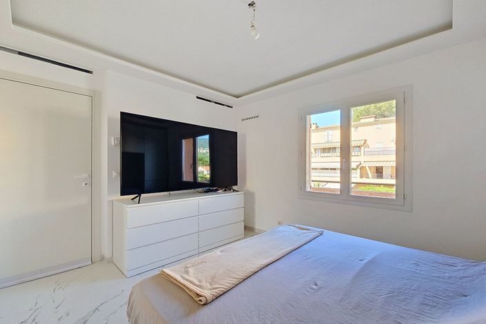 Image No.12-4 Bed Apartment for sale