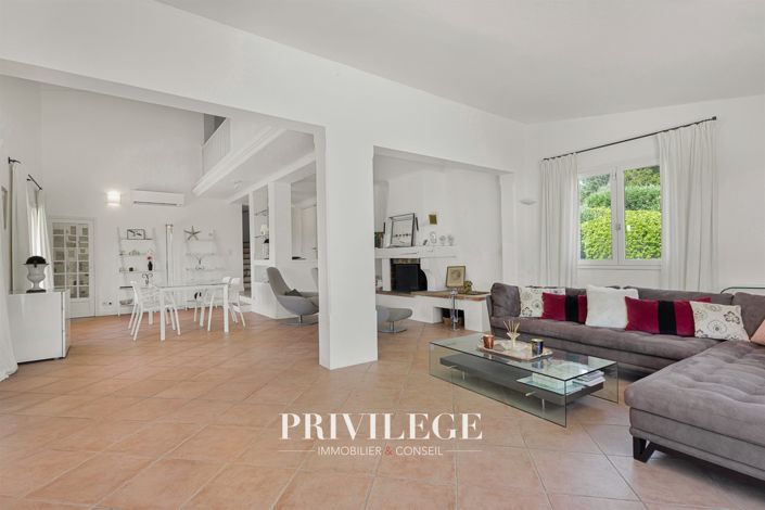 Image No.11-6 Bed House for sale