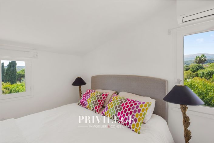 Image No.22-6 Bed House for sale