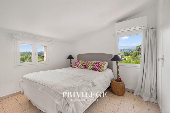 Image No.23-6 Bed House for sale