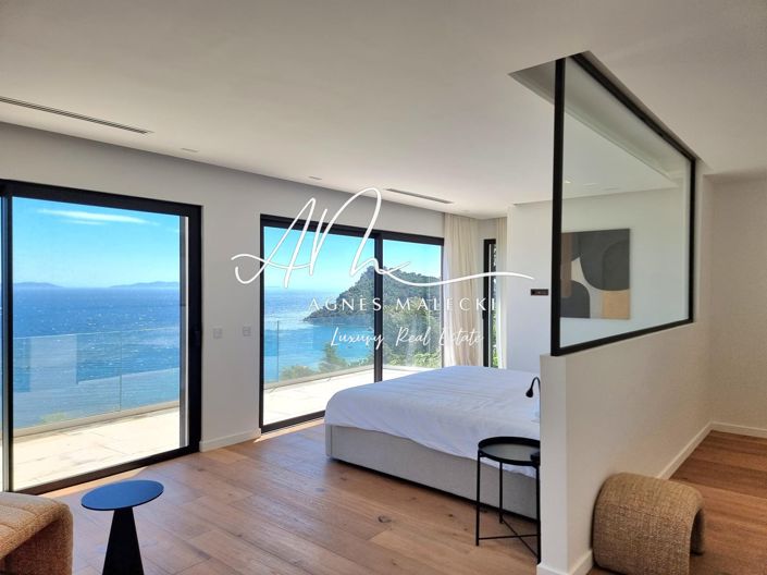 Image No.8-4 Bed House for sale