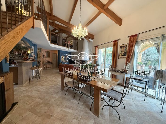 Image No.2-5 Bed House for sale