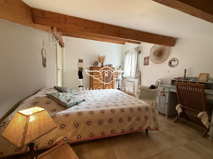 Image No.7-5 Bed House for sale