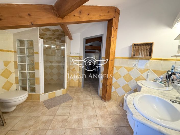 Image No.8-5 Bed House for sale