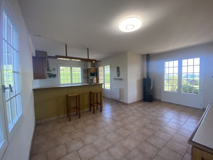 Image No.8-3 Bed House for sale