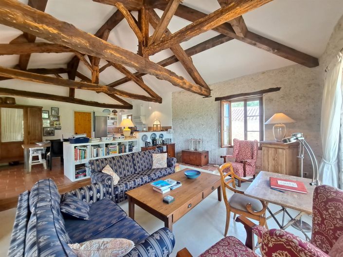 Image No.8-2 Bed House for sale