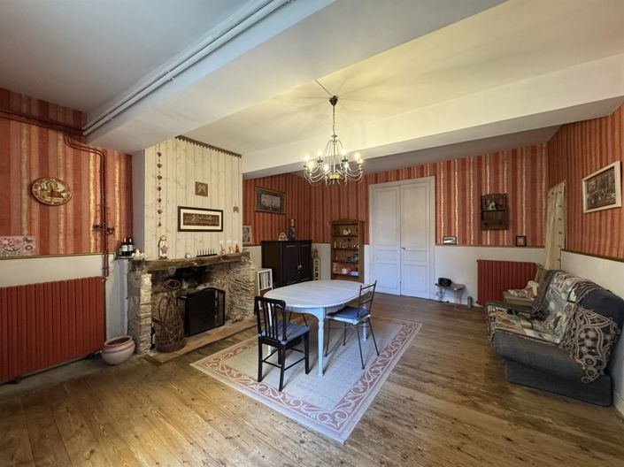 Image No.6-5 Bed House for sale