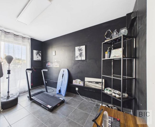 Image No.9-3 Bed Apartment for sale