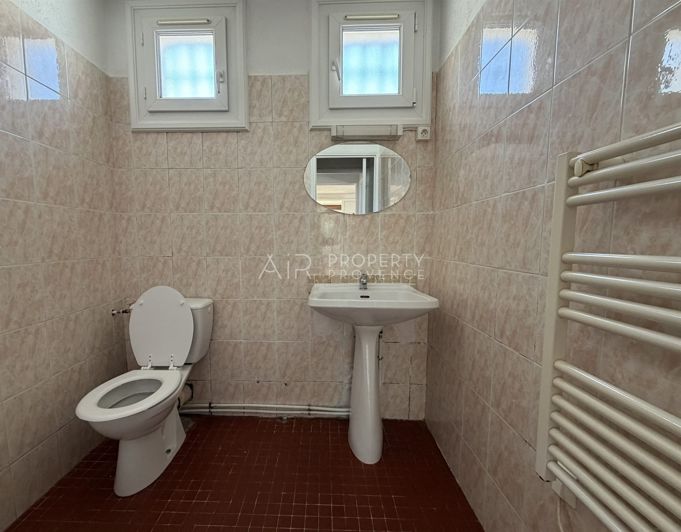 Image No.18-2 Bed House for sale