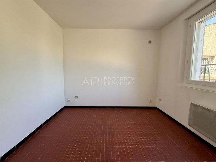 Image No.9-2 Bed House for sale