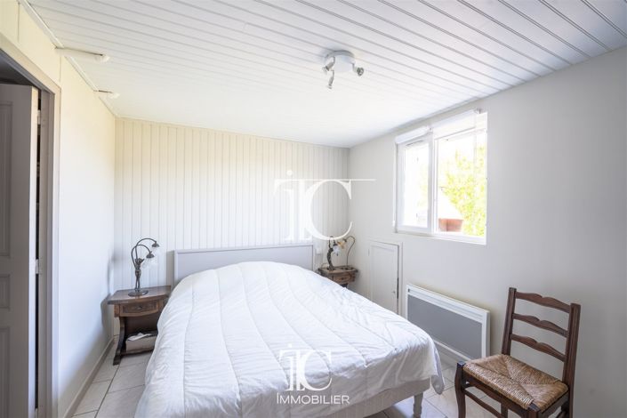 Image No.18-5 Bed House for sale