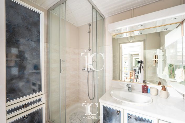 Image No.20-5 Bed House for sale