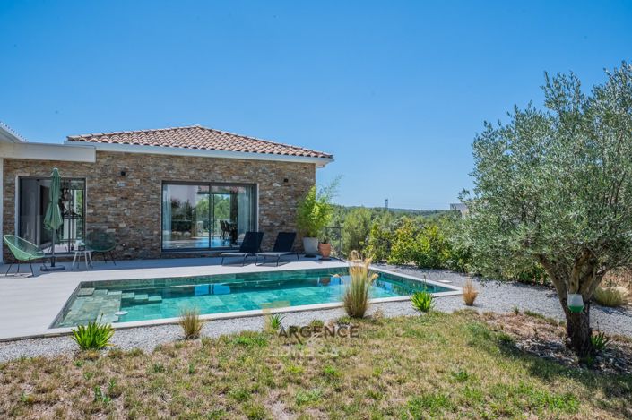 Image No.2-4 Bed House for sale