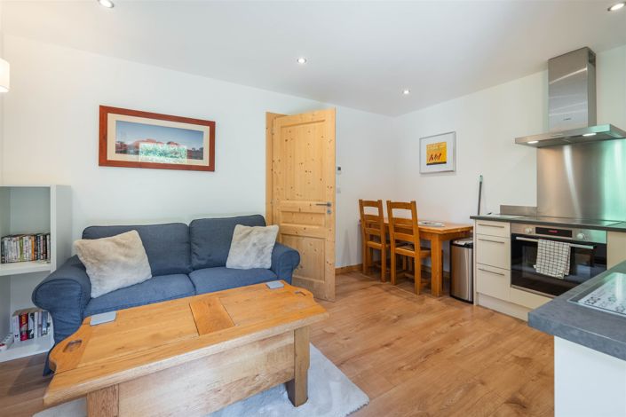 Image No.11-4 Bed House for sale