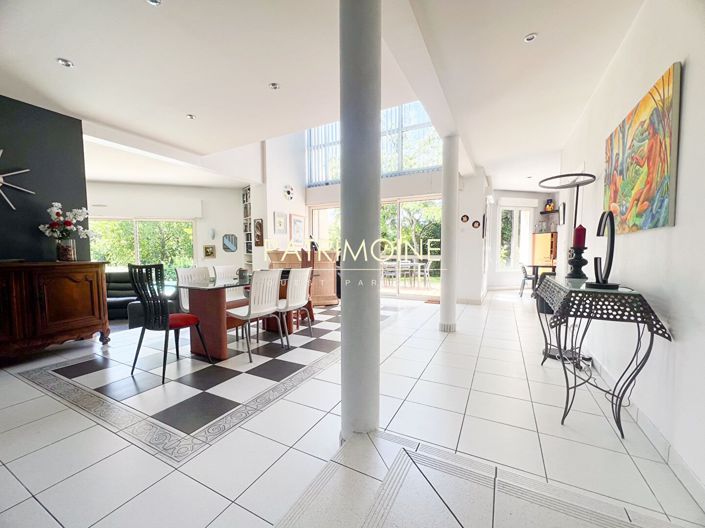 Image No.4-4 Bed House for sale