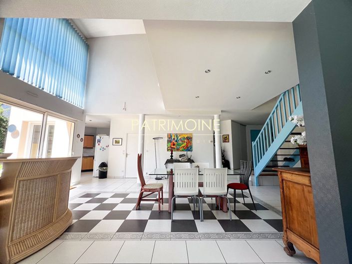 Image No.7-4 Bed House for sale