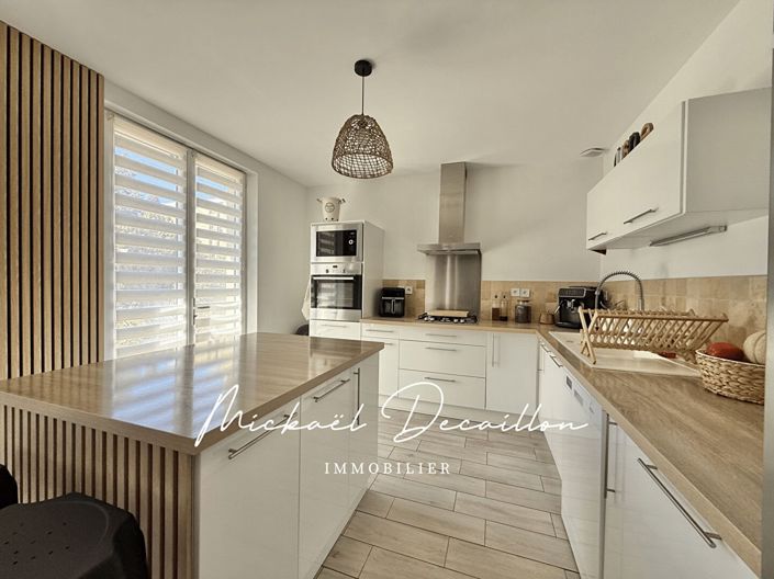 Image No.2-3 Bed House for sale