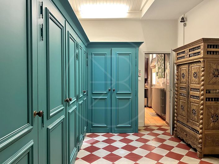 Image No.16-6 Bed House for sale