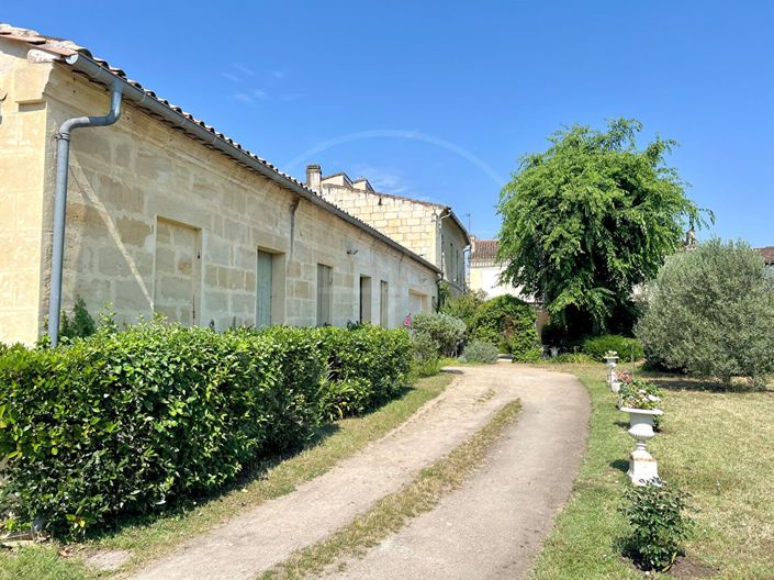 Image No.18-6 Bed House for sale