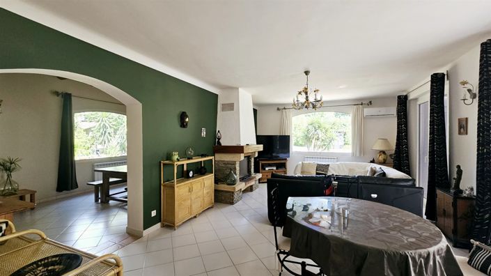 Image No.10-7 Bed House for sale