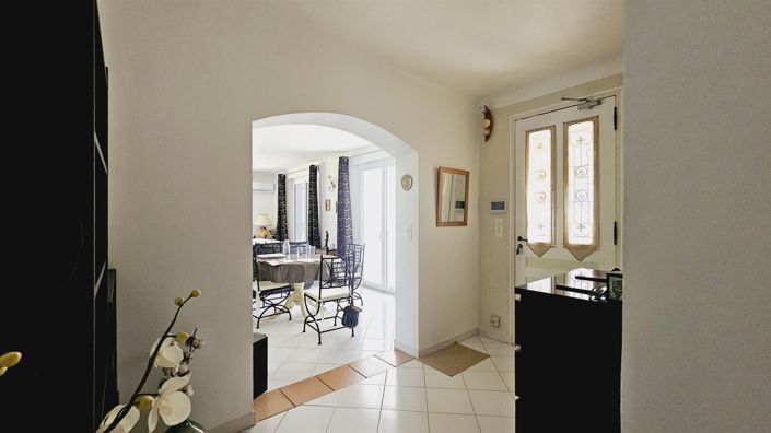 Image No.11-7 Bed House for sale