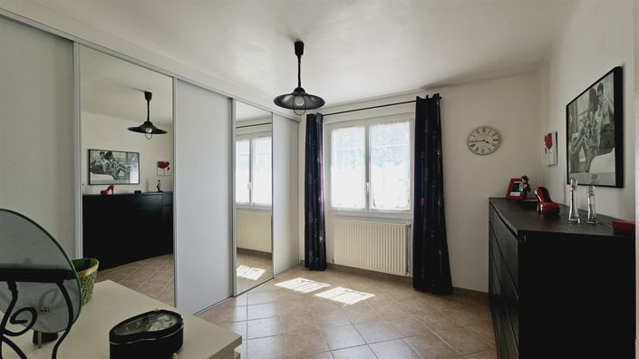 Image No.13-7 Bed House for sale